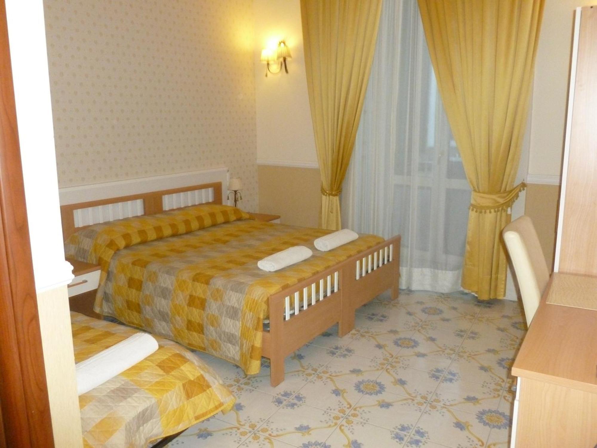 Olimpo Degli Dei Bed & Breakfast Наполи Стая снимка