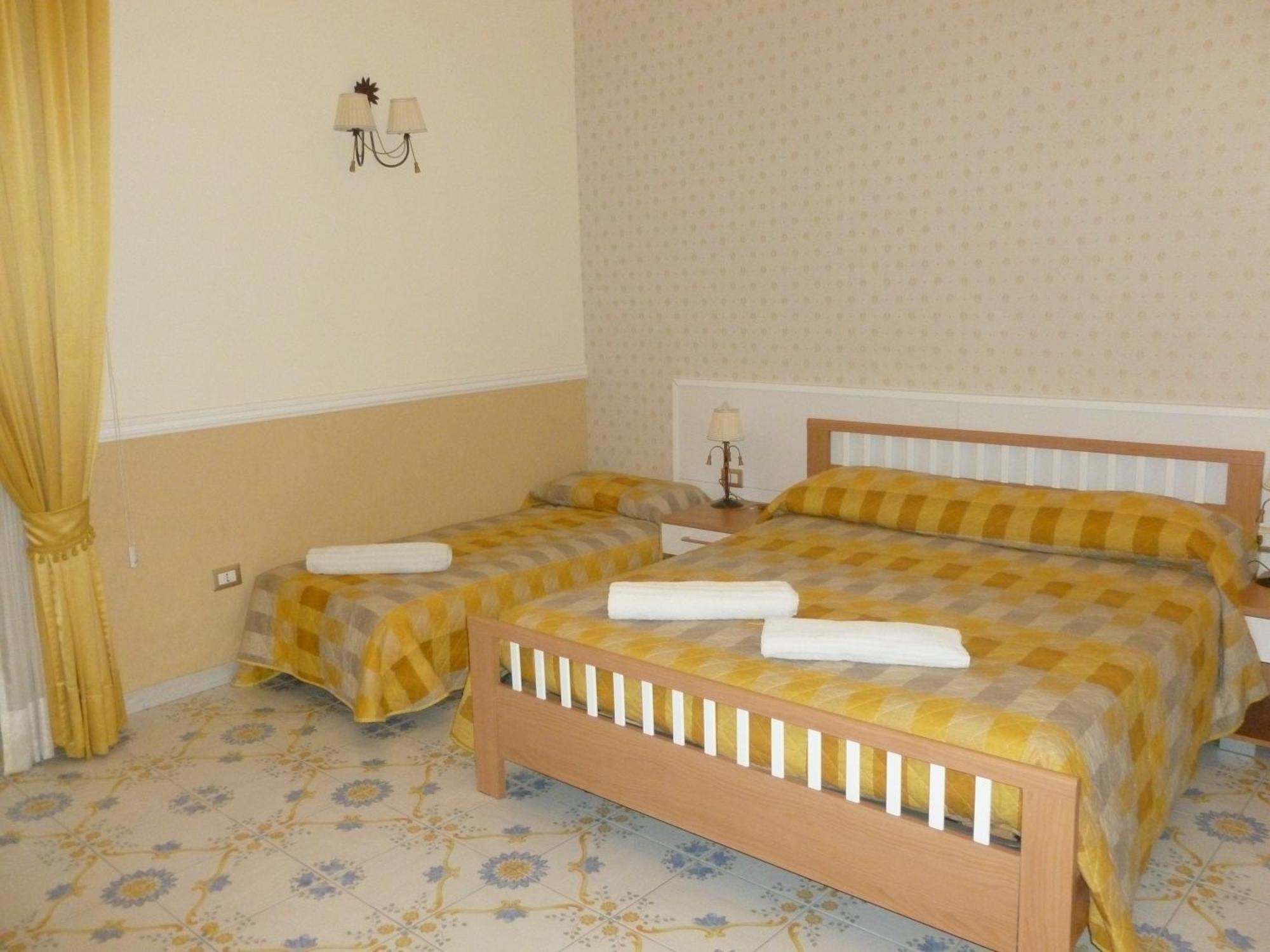 Olimpo Degli Dei Bed & Breakfast Наполи Стая снимка