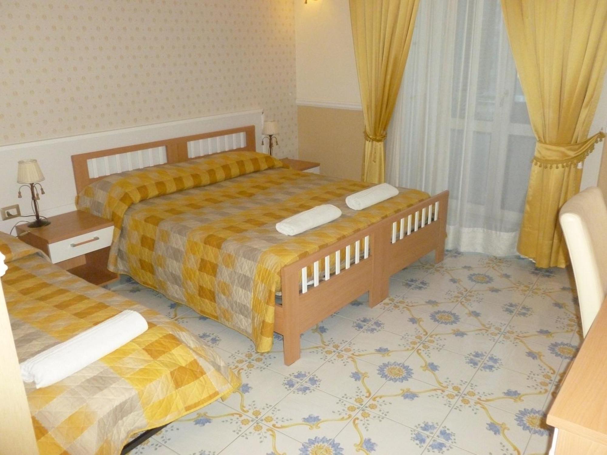 Olimpo Degli Dei Bed & Breakfast Наполи Стая снимка