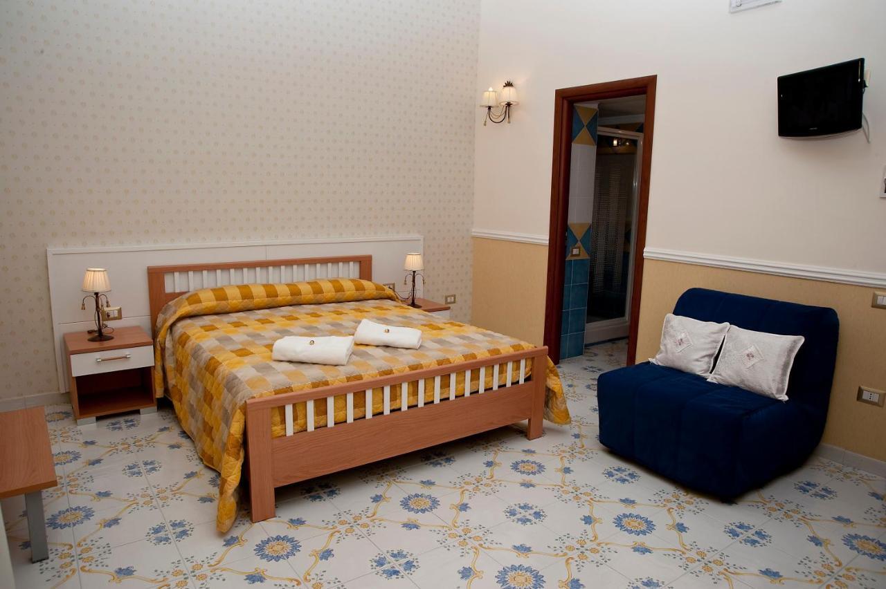 Olimpo Degli Dei Bed & Breakfast Наполи Екстериор снимка